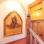 Tudor לארה