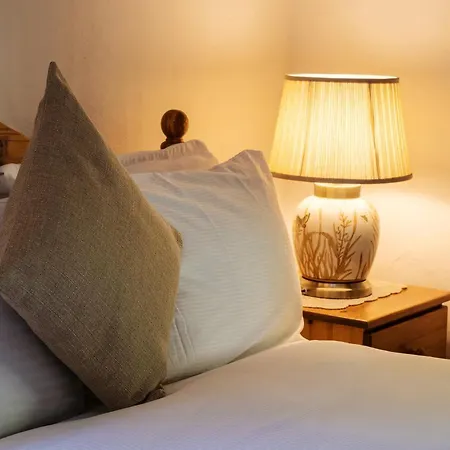 Alojamento de Acomodação e Pequeno-almoço Tudor 3*