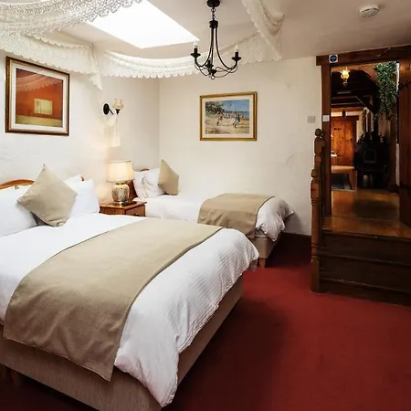 Tudor Panzió Laragh