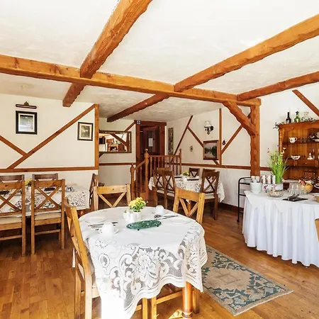 Tudor Bed & Breakfast 3*